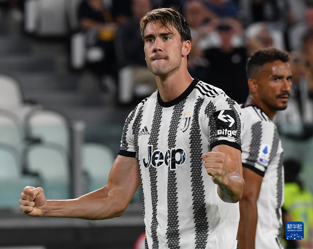 半场战报：阿森纳1-1拜仁，廷贝尔破门，伦纳特-卡尔扳平