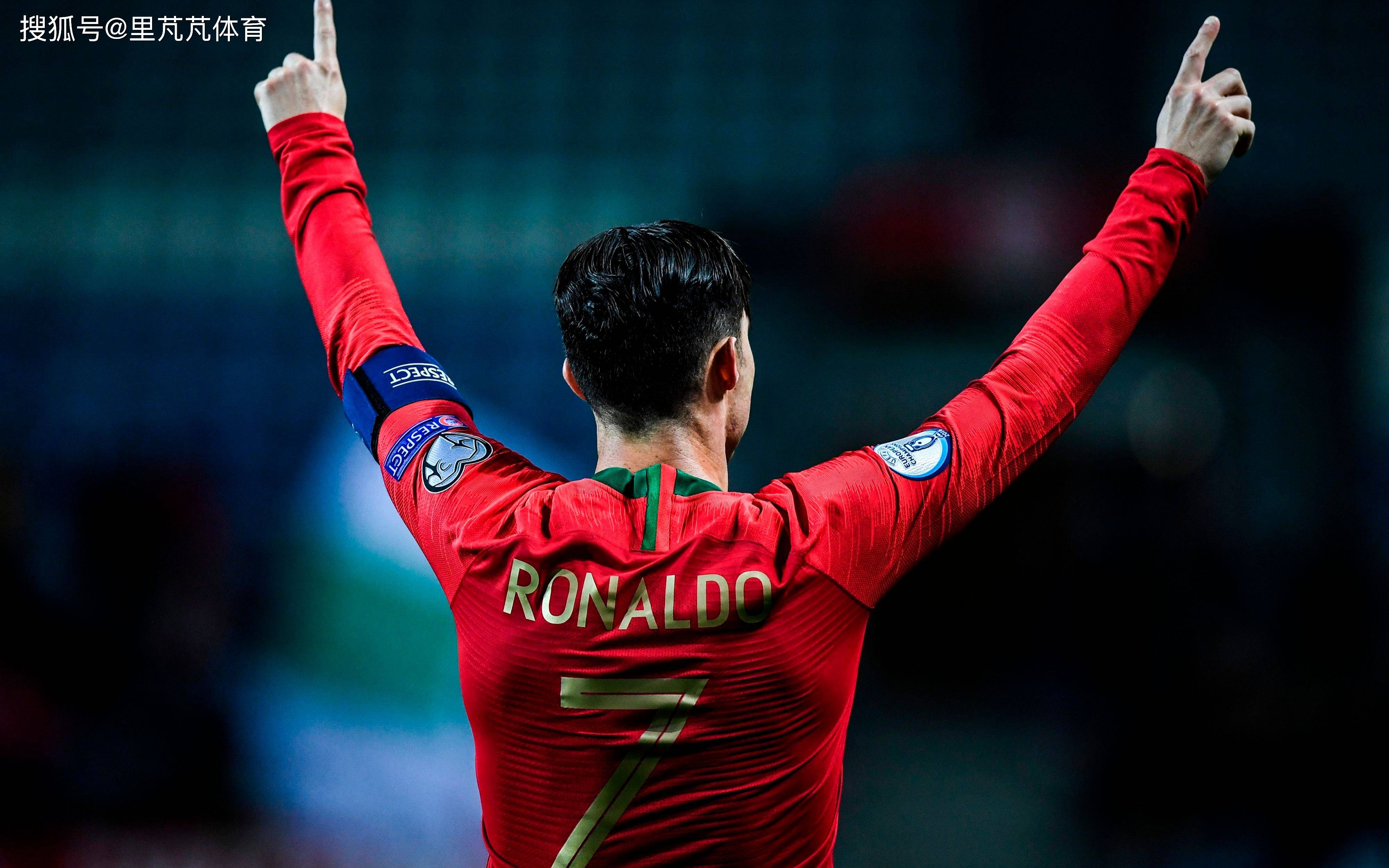 记者：泰山不会放弃成绩搞年轻化，韩鹏明年是否执教还没定