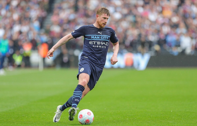 荷兰女国脚罗尔德公开谈论与女友恋情，两人曾因亲密照片受批评