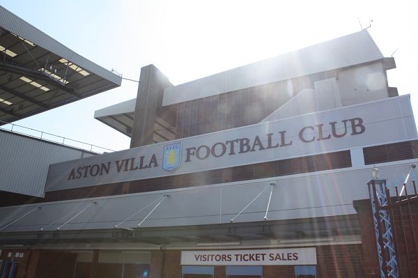 莫雷诺：第一天到米兰我还穿着卡通内裤，结果队友们都穿名牌