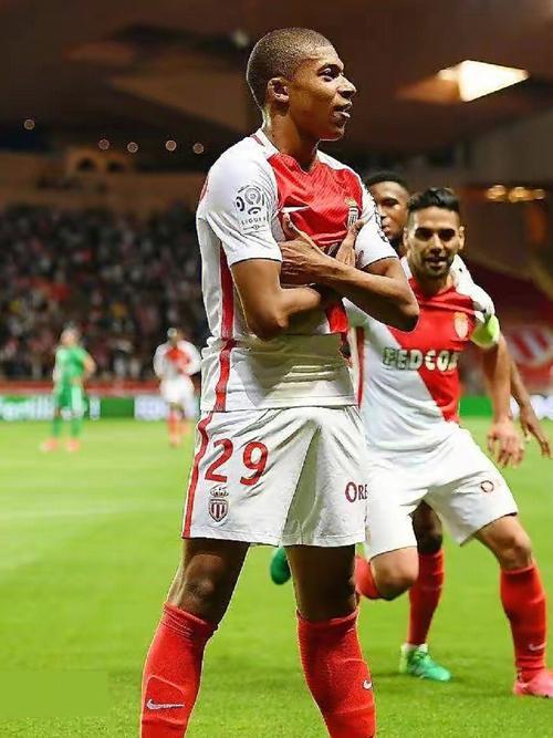 官方：西班牙女足归化25岁原尼日利亚籍前锋伊马德