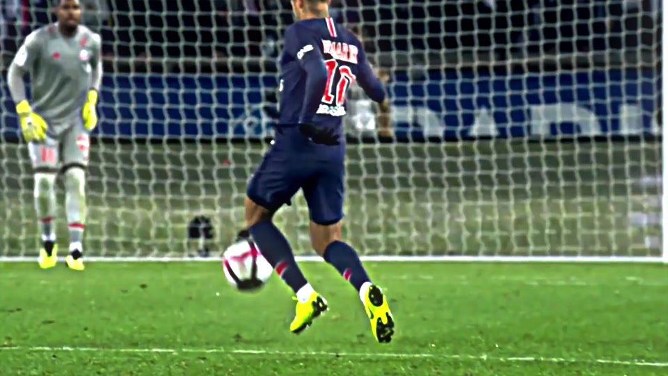 阿隆索在皇家马德里时间已经不多齐达内和阿尔韦罗亚正等着他上场