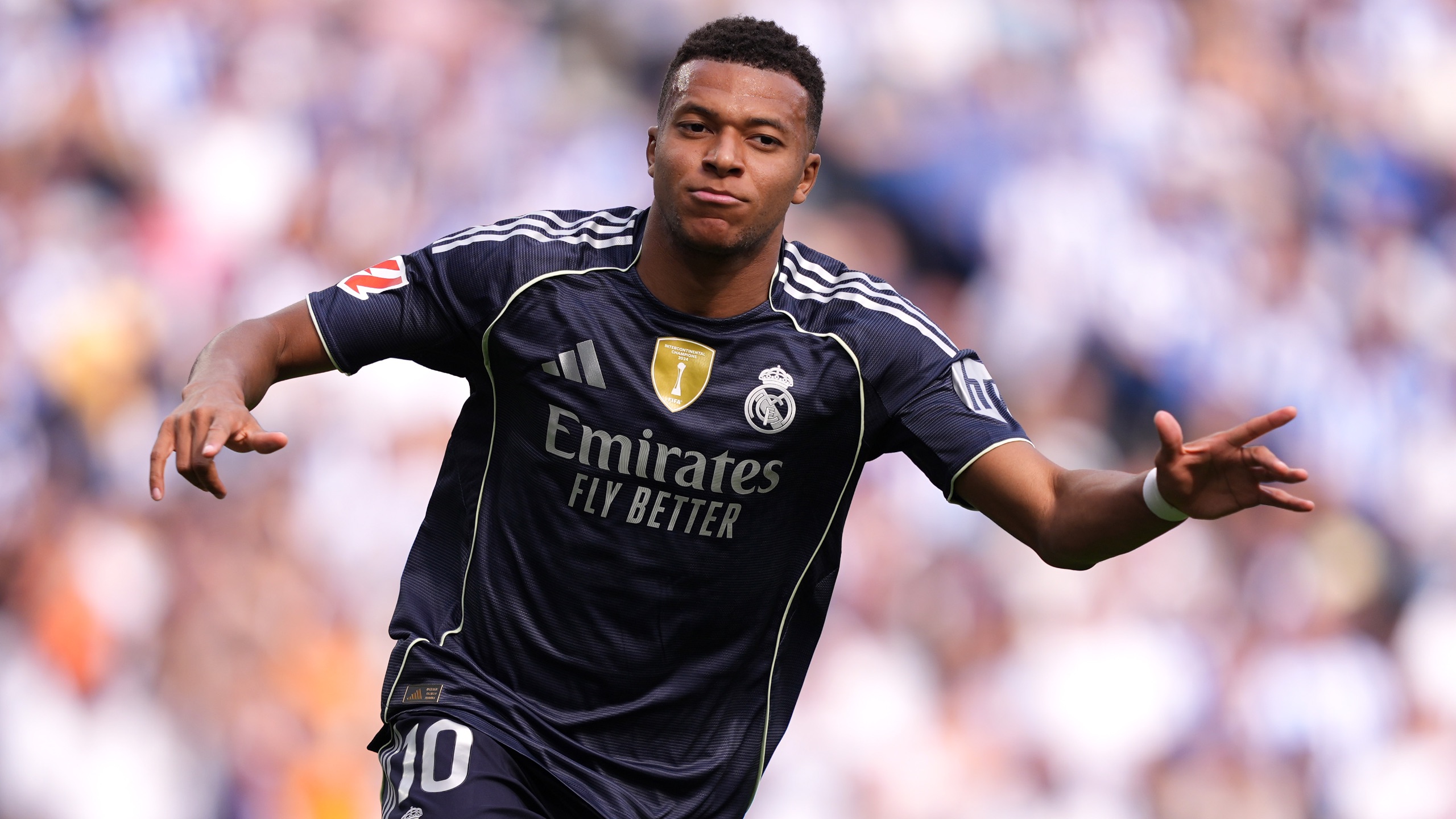 拜仁跟队：凯恩正在全力劝说格伊，希望他能选择加盟拜仁