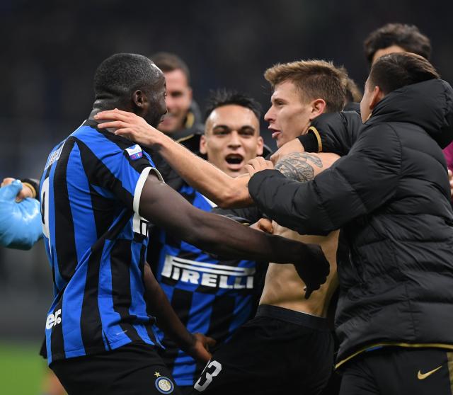 巴特萨吉感谢球迷支持，庆祝球队重要胜利