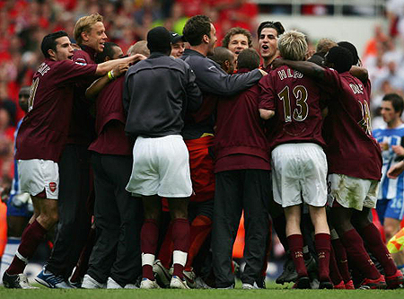 梅西2025年数据：54次出场造74球，随队首夺总冠军