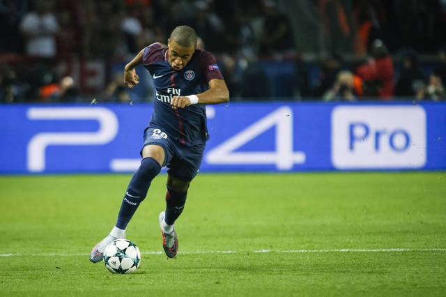 费尔斯新秀赛季连续21场比赛得分上双，超越锡安排在队史第一